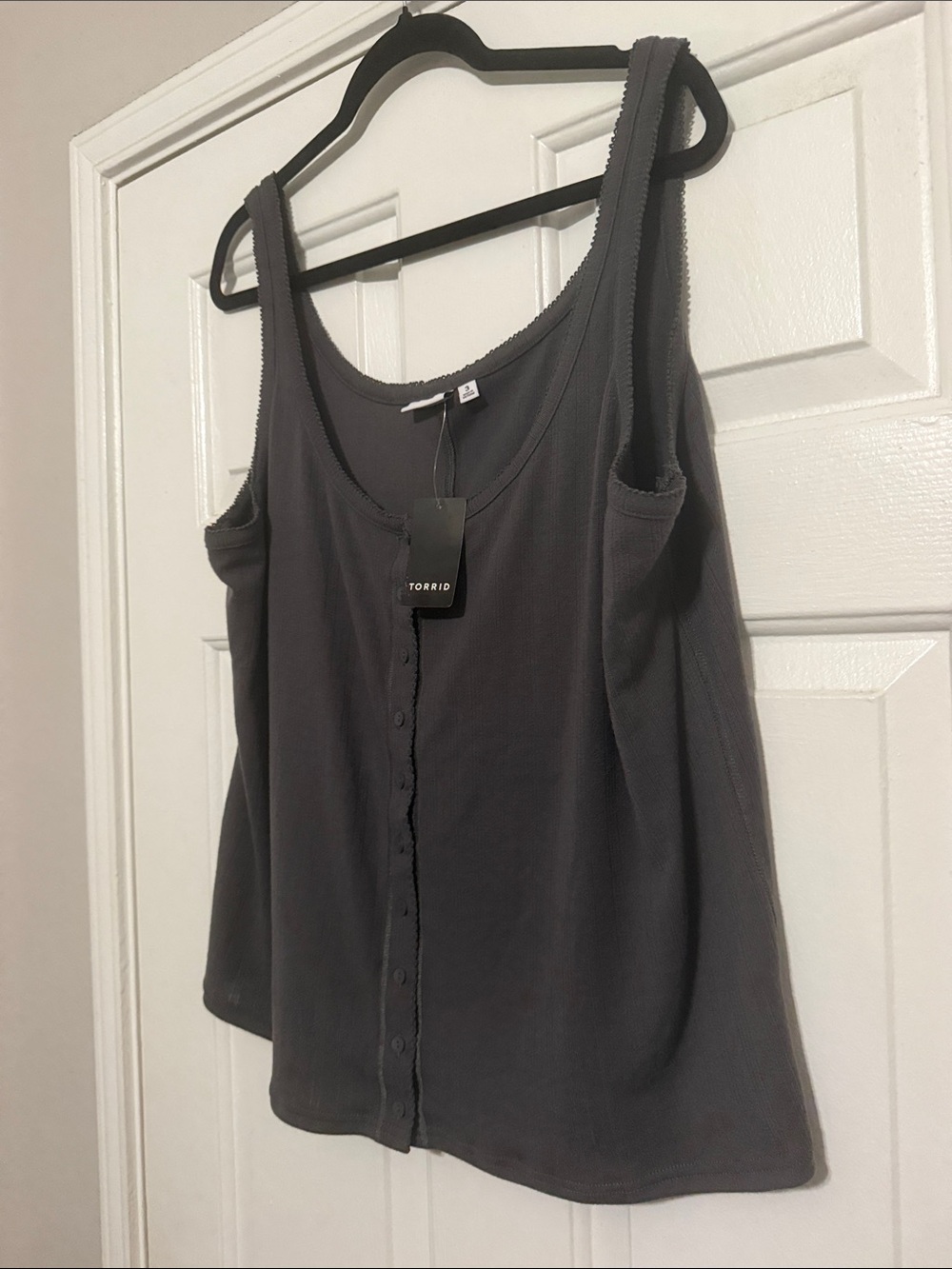 torrid Charcoal Ribbed Button-Front Tank Top - Picture 4 of 5